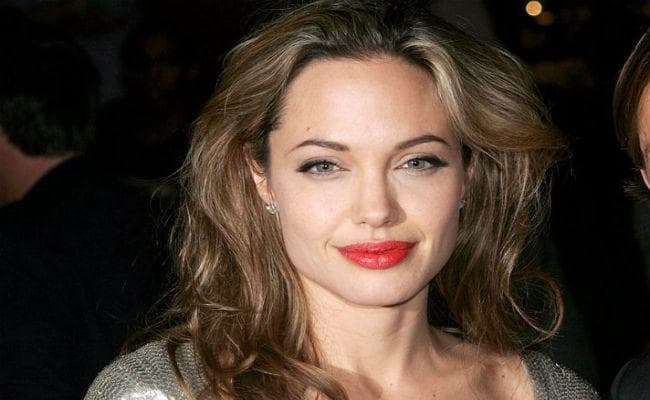 एफबीआई ने एंजलिना जॉली से चार घंटे पूछताछ की