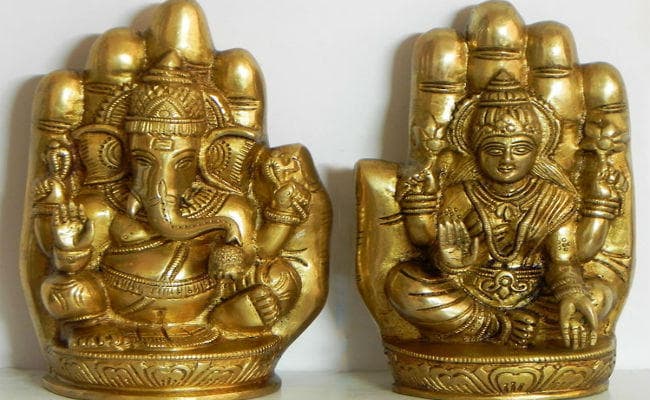 धनतेरस आज, शुभ मुहूर्त में करें पूजा व खरीदारी, घर में होगी धनों की वर्षा