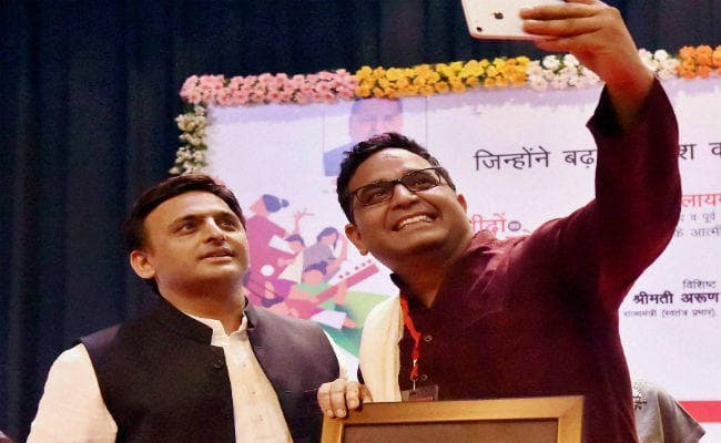 सपा के झगड़े के बाद और मजबूत हुए हैं अखिलेश : सी-वोटर सर्वे