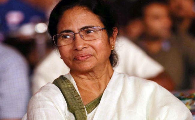 उधार लेकर खरीदी पूजा के लिए मिठाई : ममता