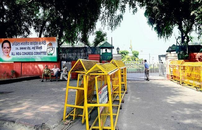मोदी सरकार के शहरी विकास मंत्रालय ने अब सुनाया कांग्रेस मुक्त लुटियन का फरमान