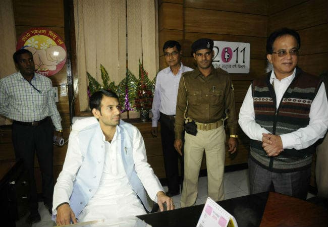 बिहार : नोटिस जारी होने पर भड़के तेज प्रताप, भाजपा नेताओं के लिये कहा...