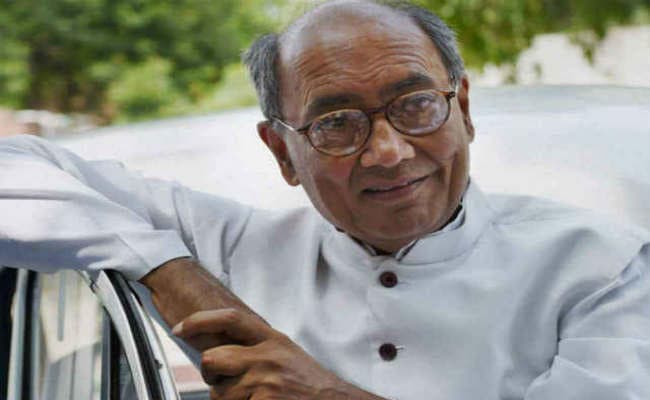 कालाधन के लिए छोटे व्यपारियों पर निशाना साध रही है मोदी सरकार : दिग्विजय