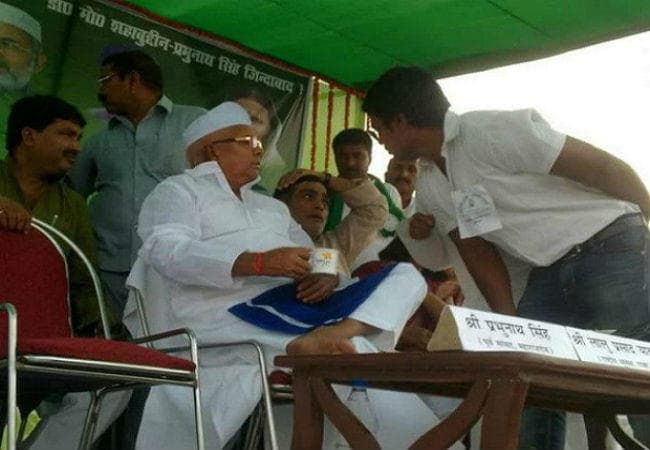 लालू के साथ वायरल हुई शार्प शूटर मो. जावेद की तसवीर, राजनीतिक सरगर्मी तेज