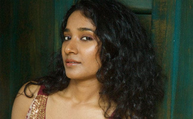 रंगभेद के खिलाफ तनिष्ठा चटर्जी को मिला बॉलीवुड का समर्थन, कलर्स ने माफी मांगी