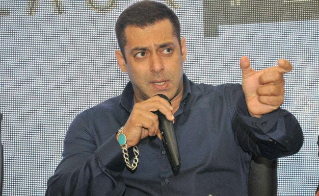 पाकिस्‍तानी कलाकार आतंकवादी नहीं हैं: सलमान खान