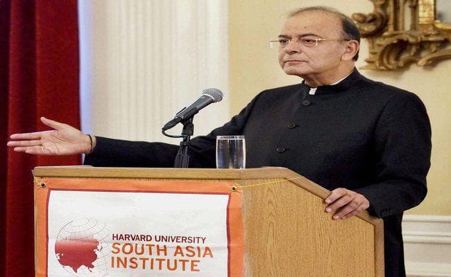 बिल्डरों को अब टैक्स चुराना नहीं होगा आसान, अगले महीने जीएसटी के दायरे में आ सकता है Real Estate