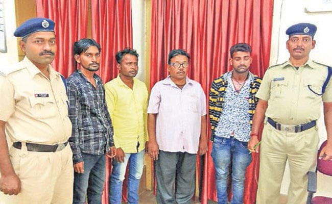 धनबाद में हो रही थी तत्काल टिकट की कालाबाजारी, एसडीएम के जाल में फंसे चार दलाल