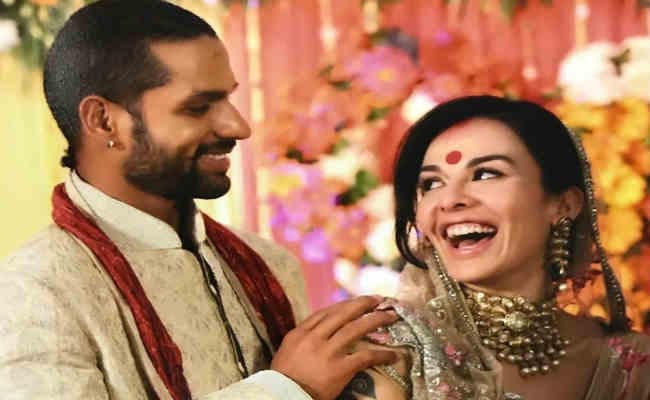 बर्थडे स्पेशल : जब दो बच्चों की मां और 10 साल बड़ी आयशा पर आया ''गब्बर'' का दिल