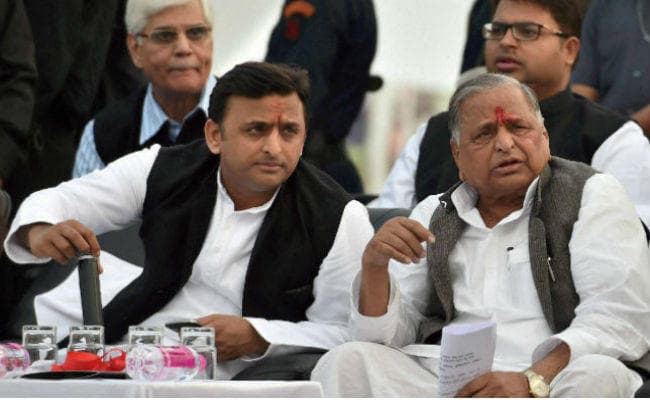 ‘साइकिल'' पर जारी ''दंगल'' के बीच चुनाव आयोग ने कहा, सही समय पर होगा  फैसला