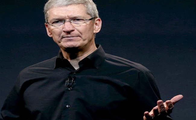 आईफोन की बिक्री घटी, टिम कुक के वेतन में कटौती