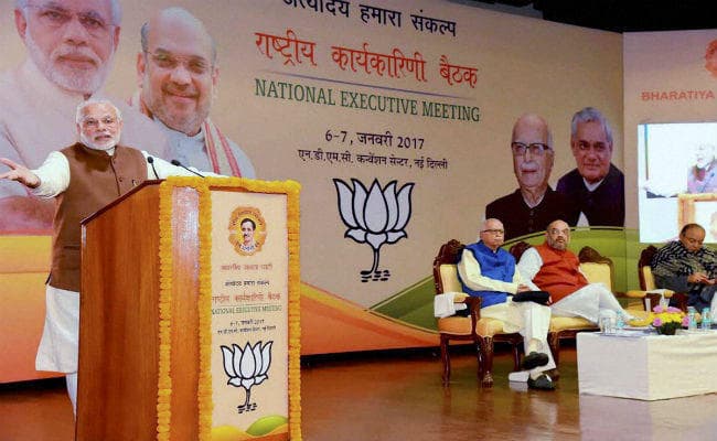 बीजेपी कार्यकर्ता हवा में बहते नहीं, बल्कि हवा का रूख मोड़ते : नरेंद्र मोदी