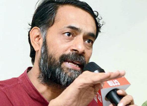 मुख्यमंत्री पद छोड़े अरविंद केजरीवाल : योगेन्द्र यादव