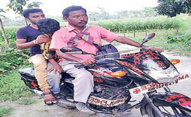 बाइक एंबुलेंस चलानेवाले चाय श्रमिक को पद्मश्री