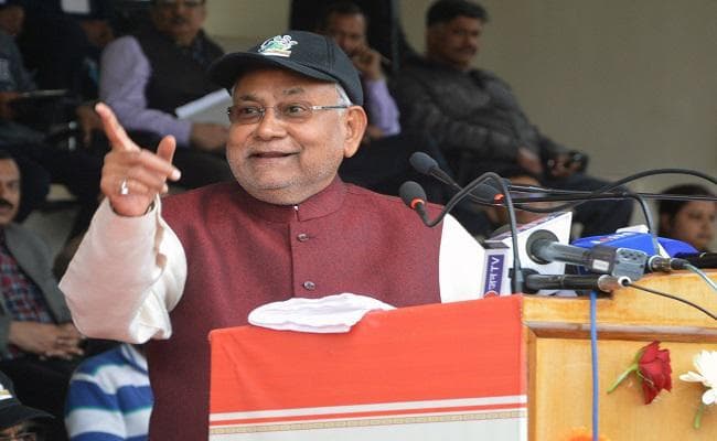 शराब का अवैध कारोबार रोका जायेगा, गड़बड़ी करने वालों पर होगी कड़ी कार्रवाई : नीतीश