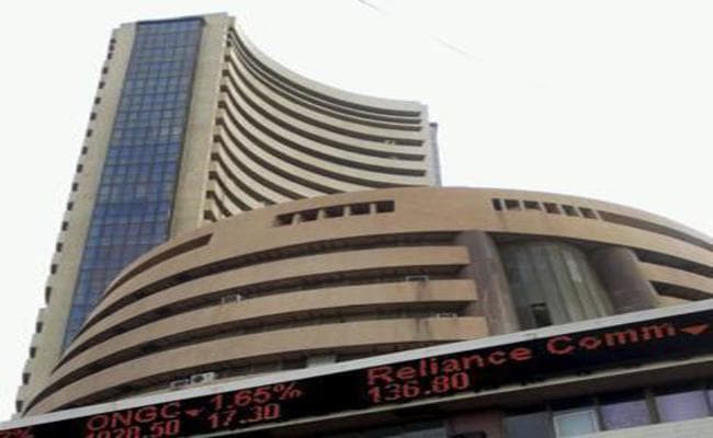 सपाट होकर बंद हुआ बाजार, 8,900 पर दोबारा पहुंचा निफ्टी