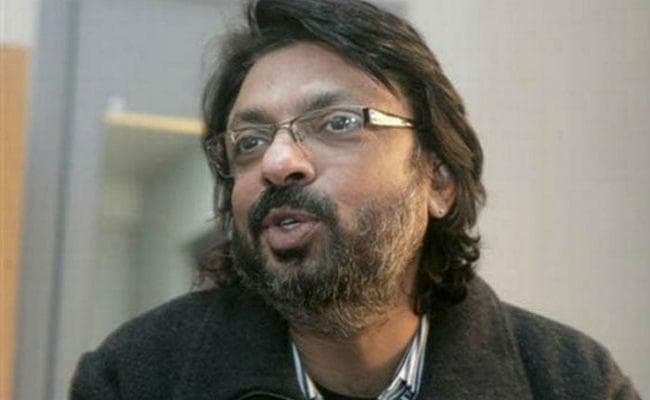 संजय लीला भंसाली की फिल्म ''पद्मावती'' के सेट पर कोल्हापुर में भी तोड़फोड़