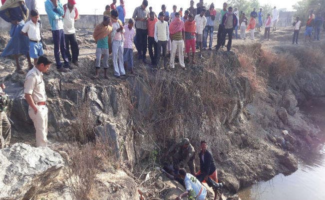 नवोदय विद्यालय के छात्र का मौत मामला : देवघर पहुंची केंद्रीय टीम, बयान दर्ज