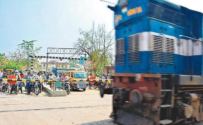 इंजन रोक चाय पीने चला गया लोको पायलट, 10 मिनट तक रुकी रही पैसेंजर ट्रेन, हंगामा