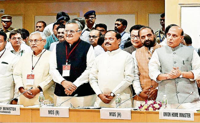 मुख्यमंत्री रघुवर दास ने कहा : नक्सलियों की संपत्ति जब्त करने लिए इडी की स्थापना हो