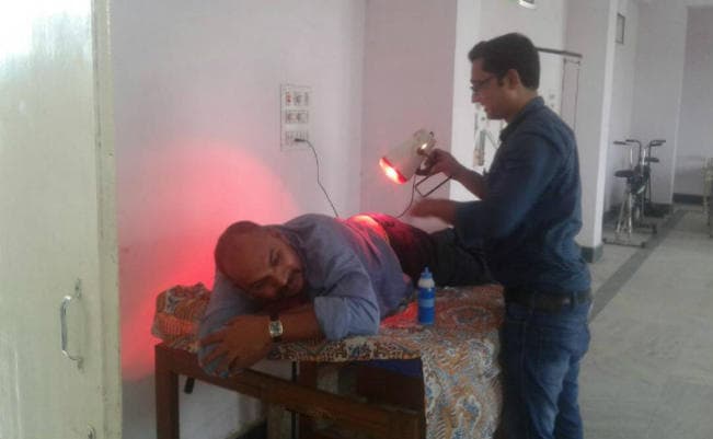 जेल में बंद झाविमो विधायक प्रदीप यादव की हुई फिजियोथेरेपी