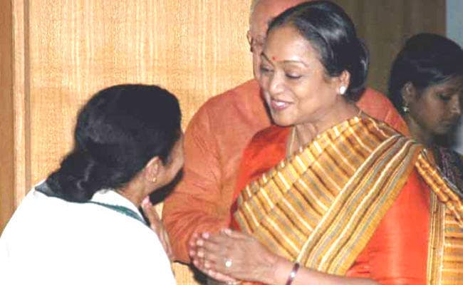 ममता बनर्जी ने मीरा कुमार को दिया बंगाल से राज्यसभा चुनाव लड़ने का निमंत्रण