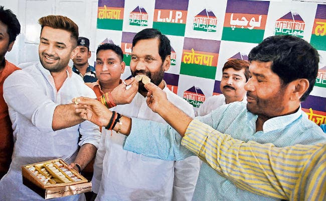 हां मैं मौसम वैज्ञानिक, कार्यकाल पूरा करेगी एनडीए सरकार : रामविलास पासवान