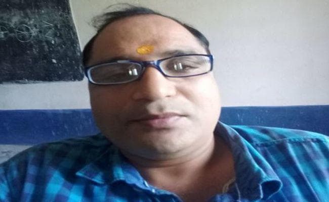 बिहार : 50 की उम्र में रिटायरमेंट, एक शिक्षक ने लिखी कविता, सोशल मीडिया में वायरल