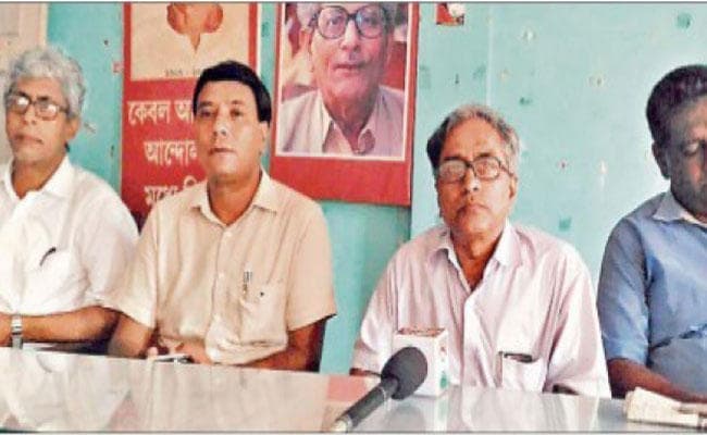 गोरखालैंड आंदोलन ने तोड़ी चाय उद्योग की कमर: 75 दिनों से बंद हैं पहाड़ के सभी चाय बागान