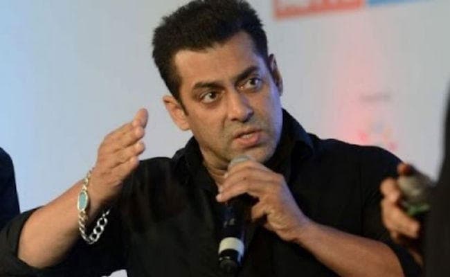 OMG! सलमान ने तोड़ दिया एक फैन का ''UNBREAKABLE'' फोन