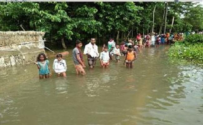 बिहार : बाढ़ की स्थिति में सुधार, सीएम नीतीश का प्रत्येक ग्राम पंचायतों में 5 नौकाएं उपलब्ध कराने का निर्देश