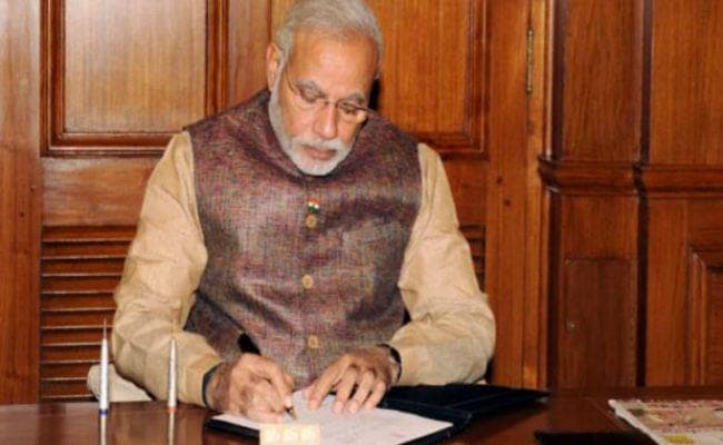 पीएम मोदी ने स्वच्छ भारत अभियान को बढ़ावा देने के लिये खेल, सिनेमा समेत कई हस्तियों को लिखा पत्र