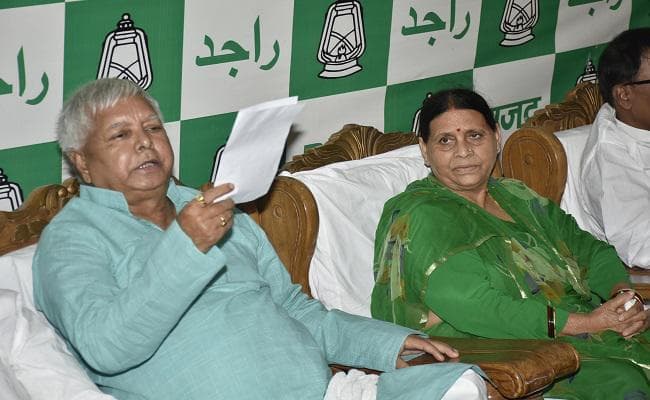 लालू परिवार पर CBI की कार्रवाई पर राबड़ी देवी ने कहा, लालू यादव नहीं हैं परेशान, परेशान हैं CBI, BJP और JDU