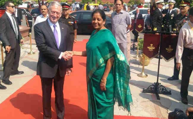 अमेरिकी रक्षा मंत्री जेम्स मैटिस भारत पहुंचे, कई अहम समझौते पर लगेगी मुहर