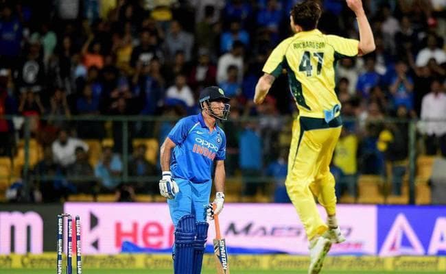 आॅस्ट्रेलिया ने भारत के अश्वमेधी अभियान पर लगाया विराम, चौथा वनडे 21 रनों से जीता