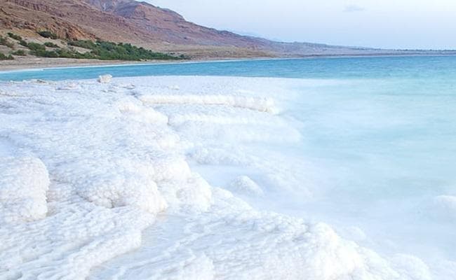 मृत सागर के पास अचानक आई बाढ़ में डूबने से 18 लोगों की मौत