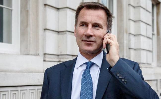 ब्रिटेन अब Social Media नहीं, Hotline पर अपने सहयोगी देशों से बात करेगा