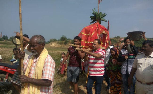 कुरडेग के मंदिर से चोरी हुई मां दुर्गा की मूर्ति नदी से बरामद, श्रद्धापूर्वक मंदिर में किया गया स्‍थापित