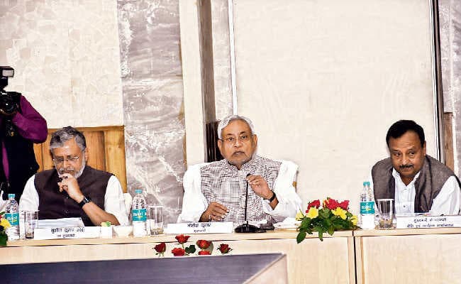 स्टूडेंट क्रेडिट कार्ड देने में देरी नहीं हो : सीएम