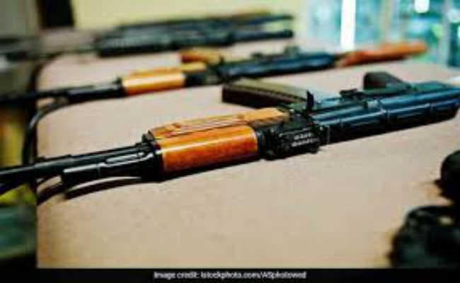 भागलपुर जोन के कई पुलिसकर्मियों ने करायी है एके-47 की डील