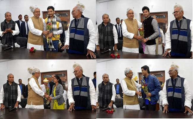 बिहार : सीएम नीतीश से की जदयू छात्र नेताओं ने मुलाकात