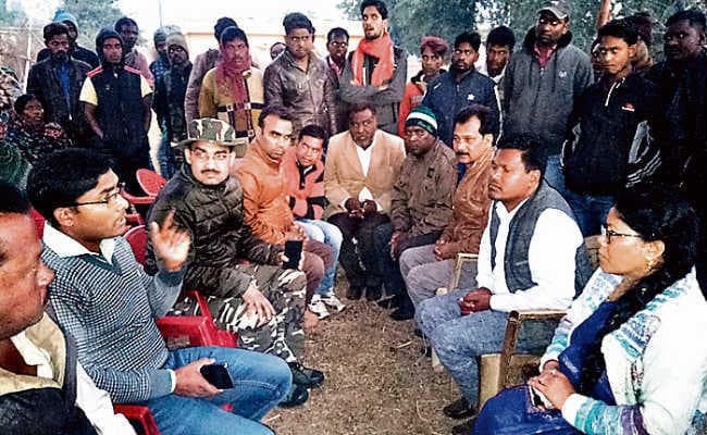 चान्हो : ग्रामीण हुए गोलबंद, बीजूपाड़ा-बरहे पथ से नहीं हटाया जा सका अतिक्रमण