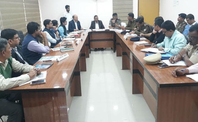 कोलेबिरा उप चुनाव को लेकर कमिश्नर ने दिया नक्सलियों पर नकेल कसने के निर्देश