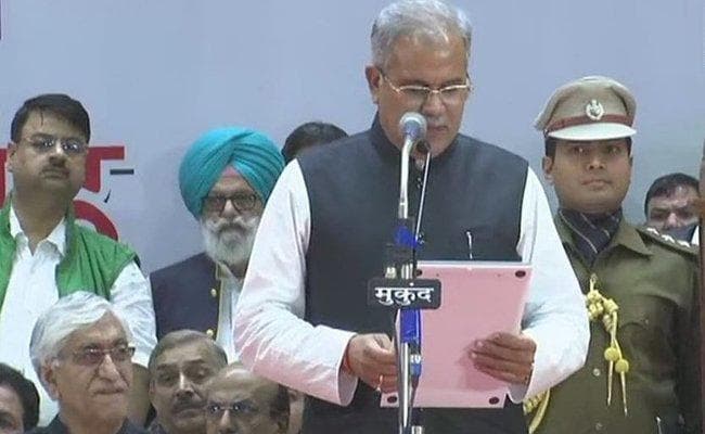 भूपेश बघेल ने ली छत्तीसगढ़ के मुख्यमंत्री पद की शपथ