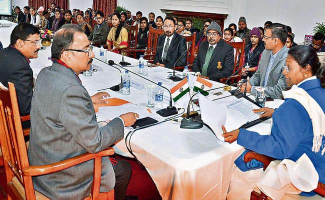 रांची : गुणात्मक शिक्षा के लिए विद्यार्थियों को समुचित सुविधाएं दें संस्थान : राज्यपाल