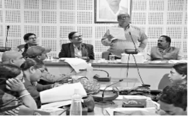 सिलीगुड़ी : अवैध निर्माण पर विपक्ष का हंगामा, हर मोर्चे पर वाम बोर्ड की नाकामी को गिनाया