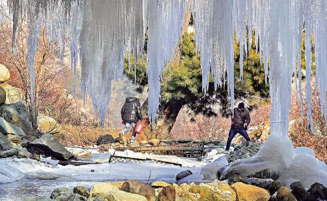 ठंड की चपेट में उत्तर भारत, कई शहरों में पारा शून्य के नीचे, लेह में-15 डिग्री, यहां हो सकती है भारी बर्फबारी