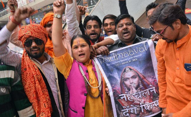 SC से नहीं मिली राहत, अब ‘पद्मावत'' पर जनता कर्फ्यू लगायेगी करणी सेना