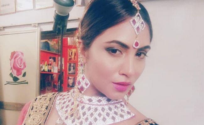अब ब्राइडल लुक में नजर आईं आवाम की चहेती अर्शी खान