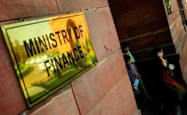 Finance ministry ने सरकारी बैंकों को दिया निर्देश, 50 करोड़ से अधिक के फंसे कर्ज वाले खातों की हो जांच